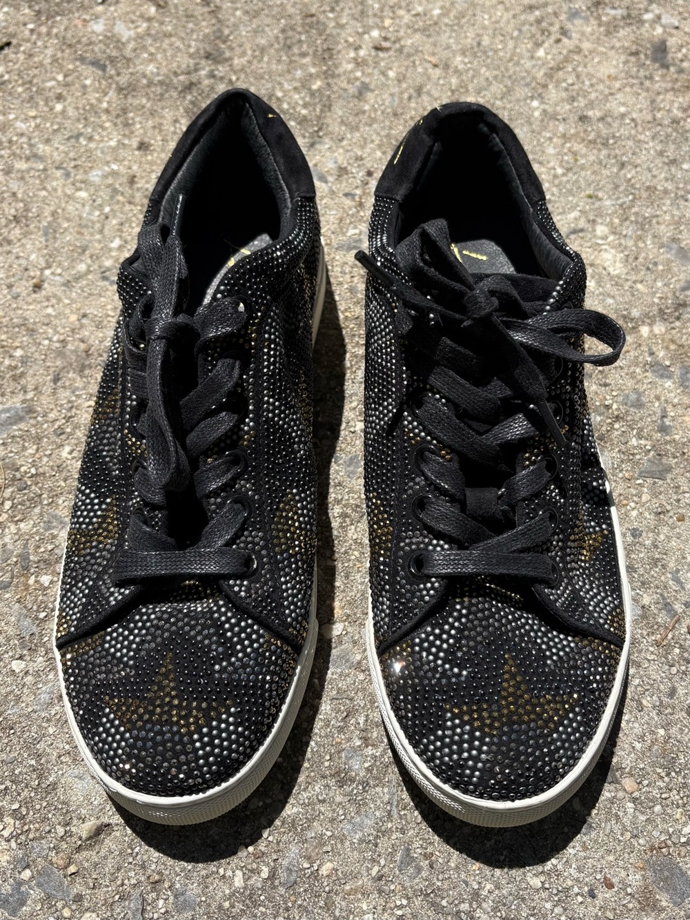 Lola Cruz Women's Crystal Rhinestone Star Sneakers Black Gold Silver NWOT, 9
